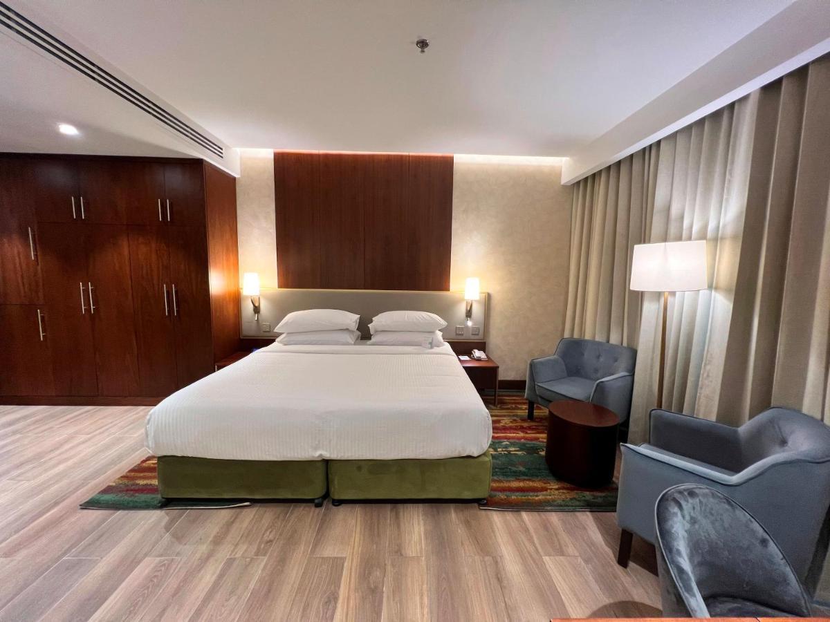 Seasons Apart-hotel 4*