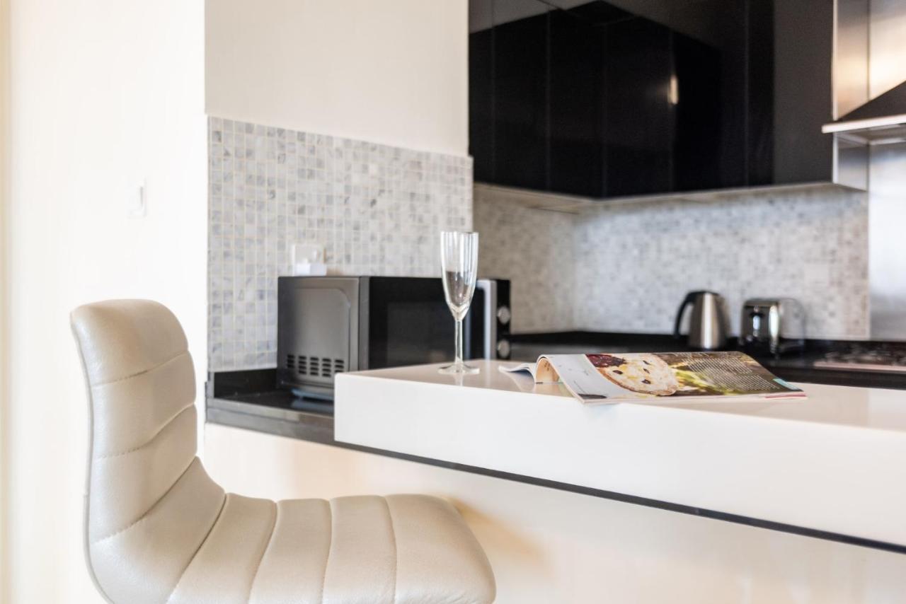 Appartement Baytik - Amazing 1 Bedroom Damac Mall Street, Downtown
