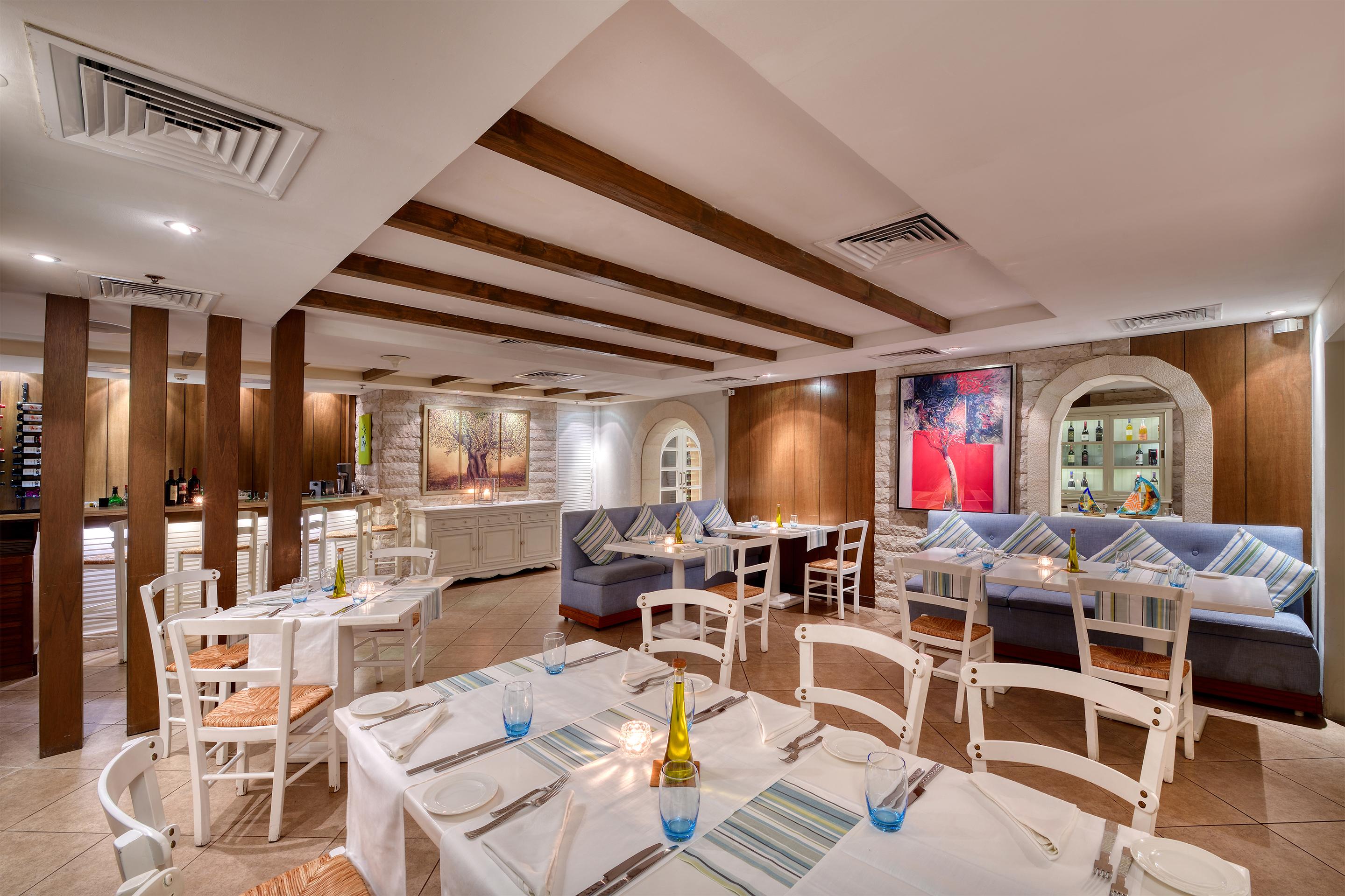 Majestic City Retreat Hotell 4*