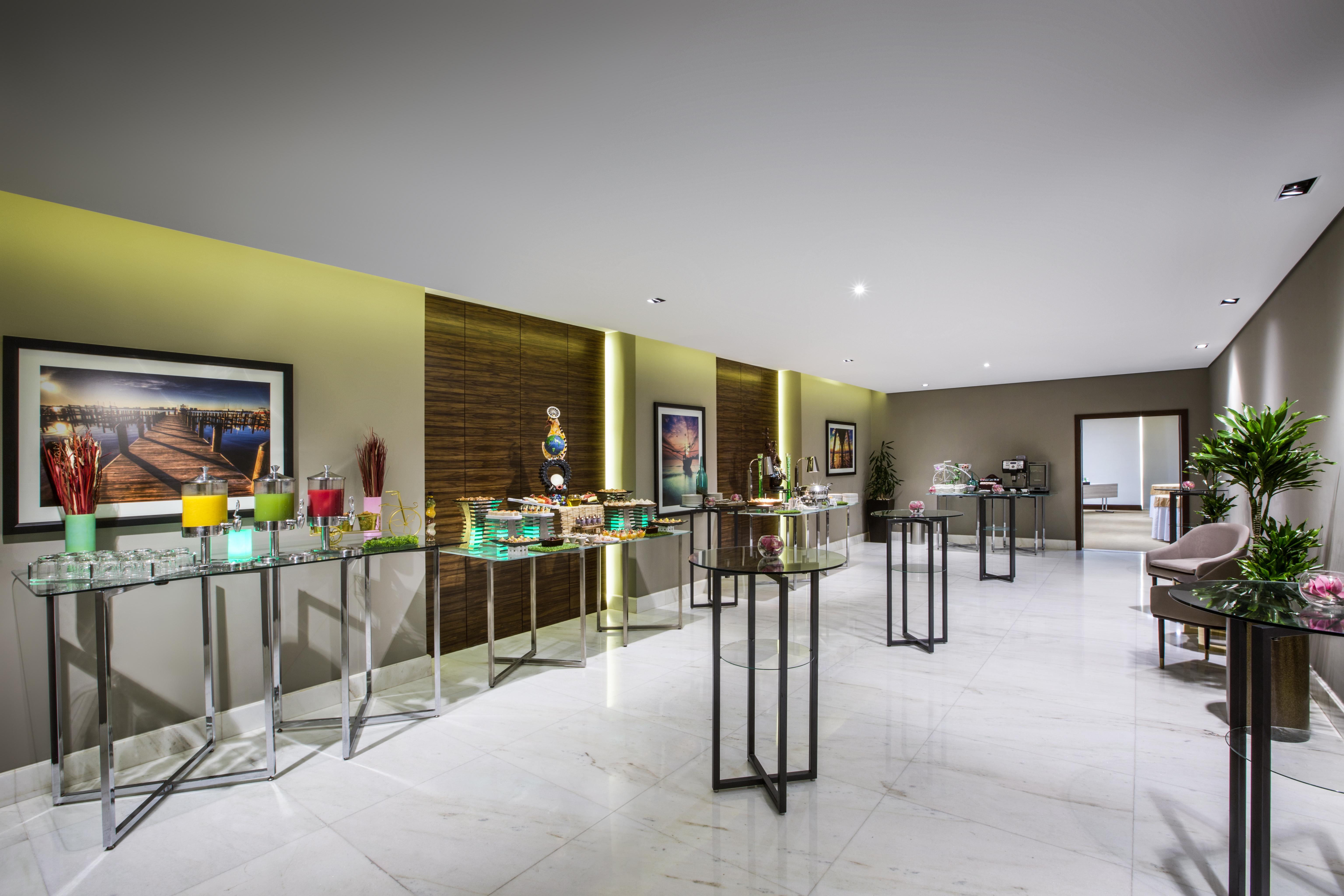 Millennium Plaza Hotel 5*