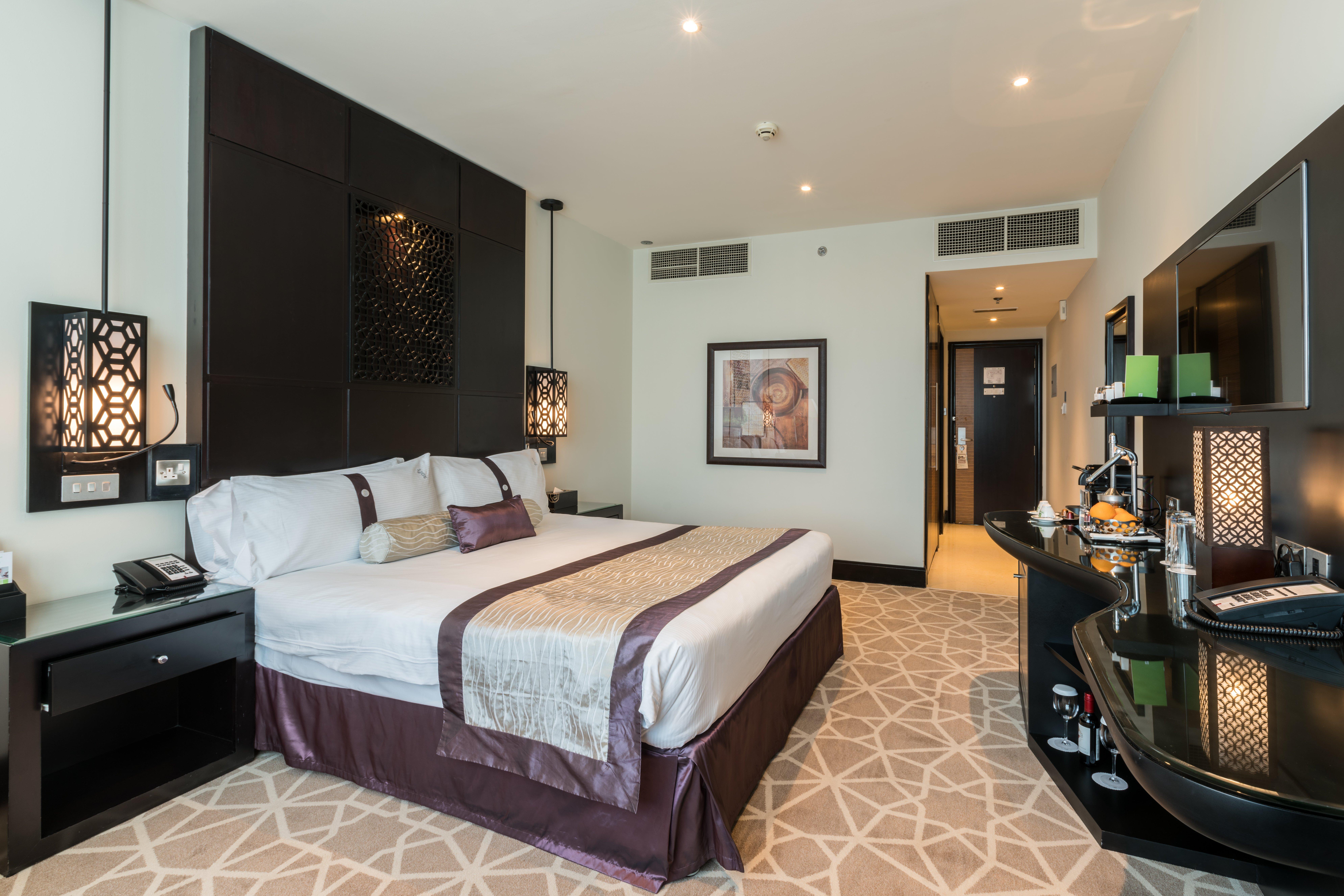 Al Barsha, An Ihg 4*
