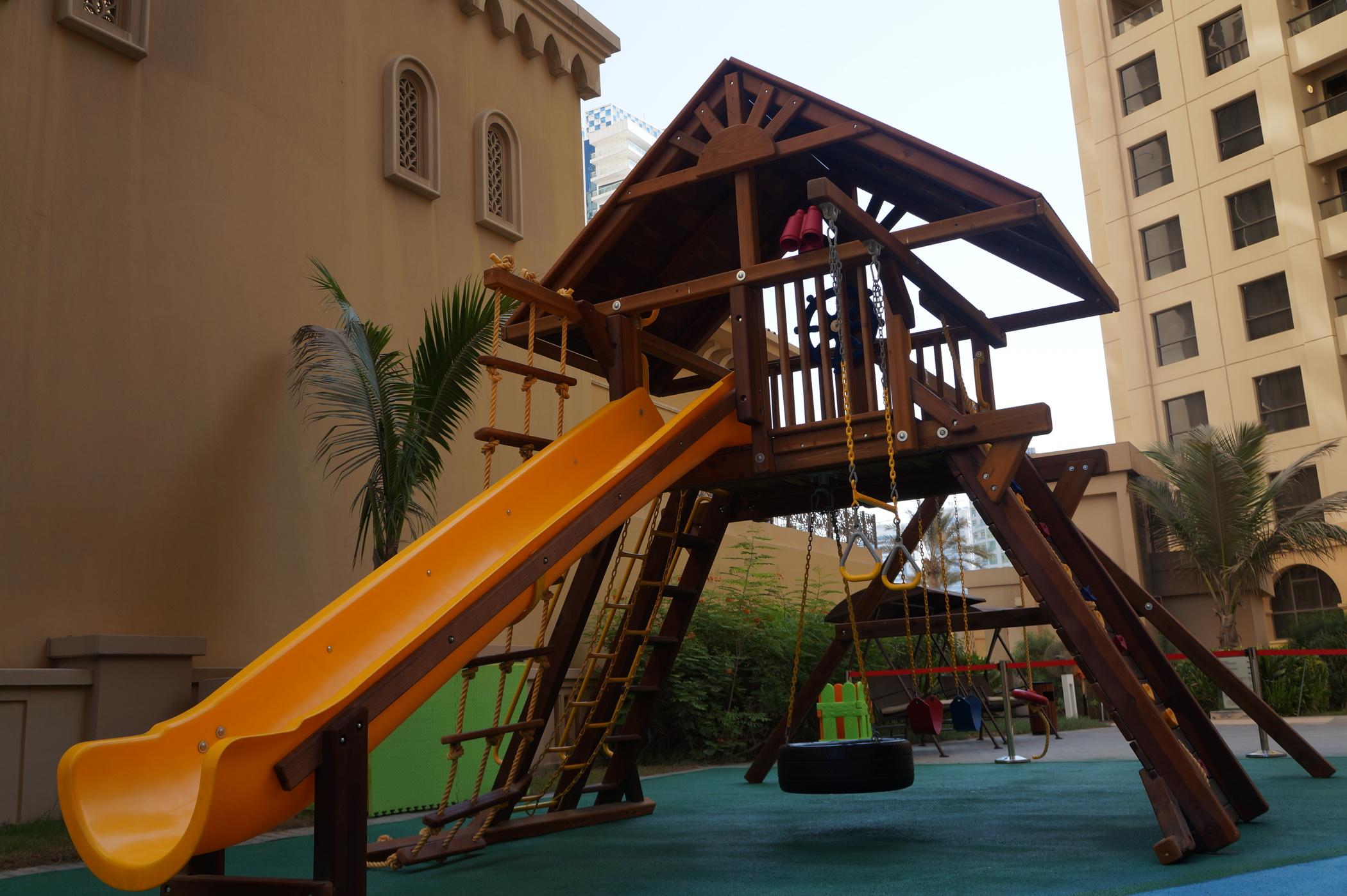 Hotell Mövenpick Jumeirah 5*