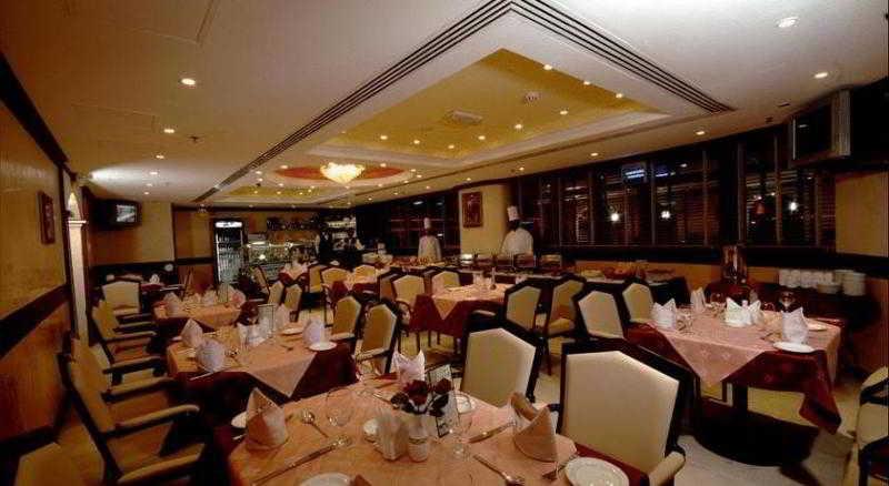 Signature Deira Hotell 3*