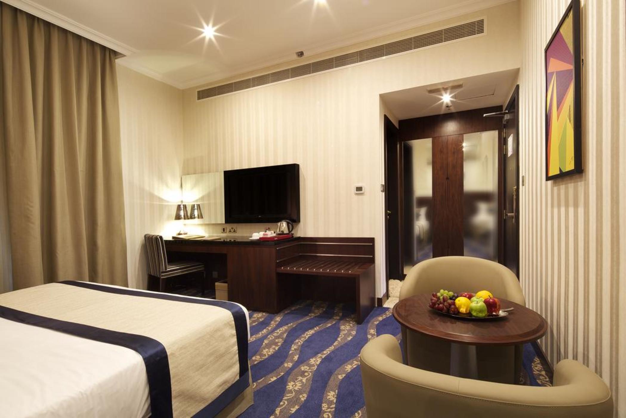 Raviz Center Point Hotel