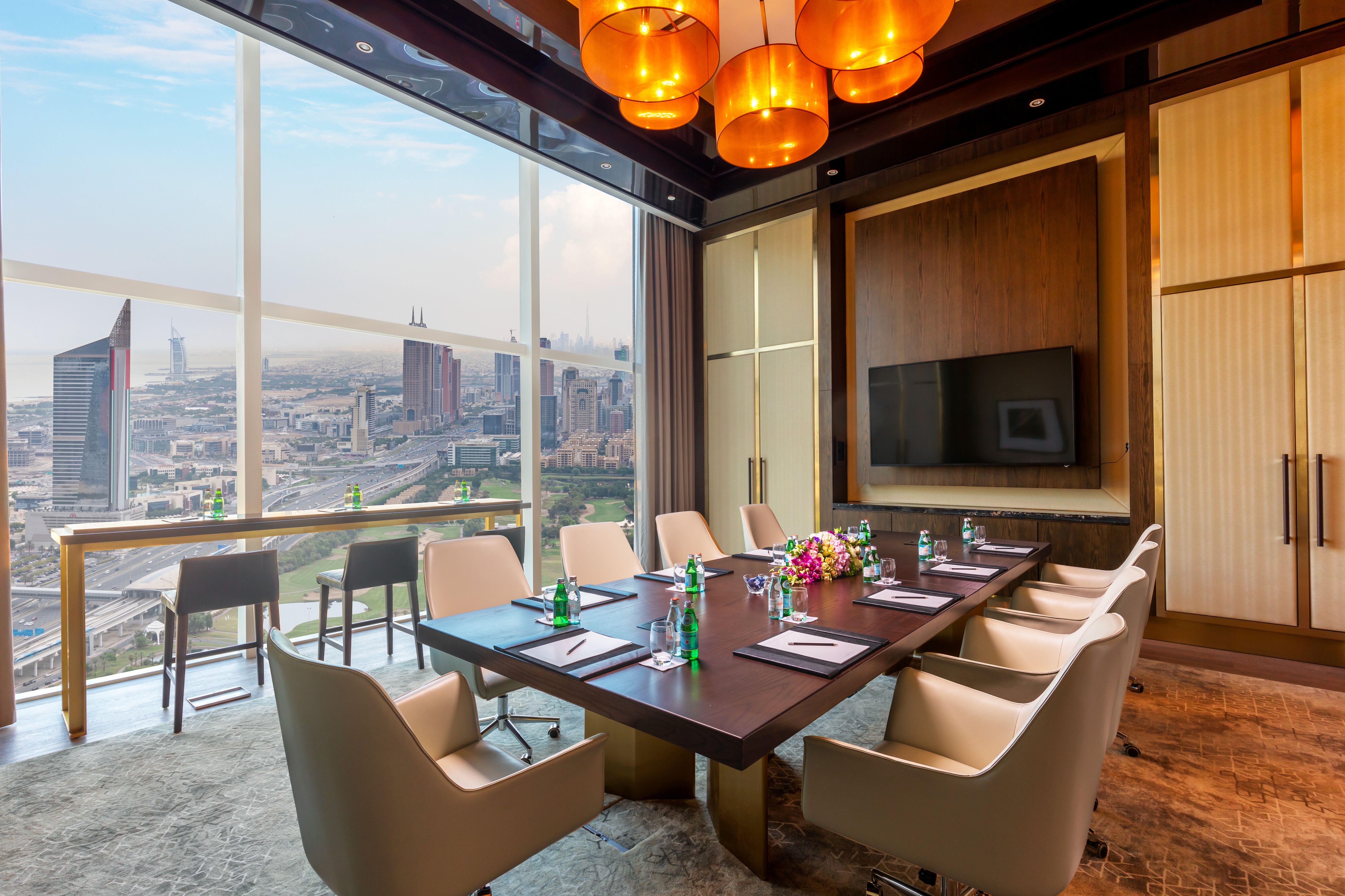 Hotel Taj Jumeirah Lakes Towers