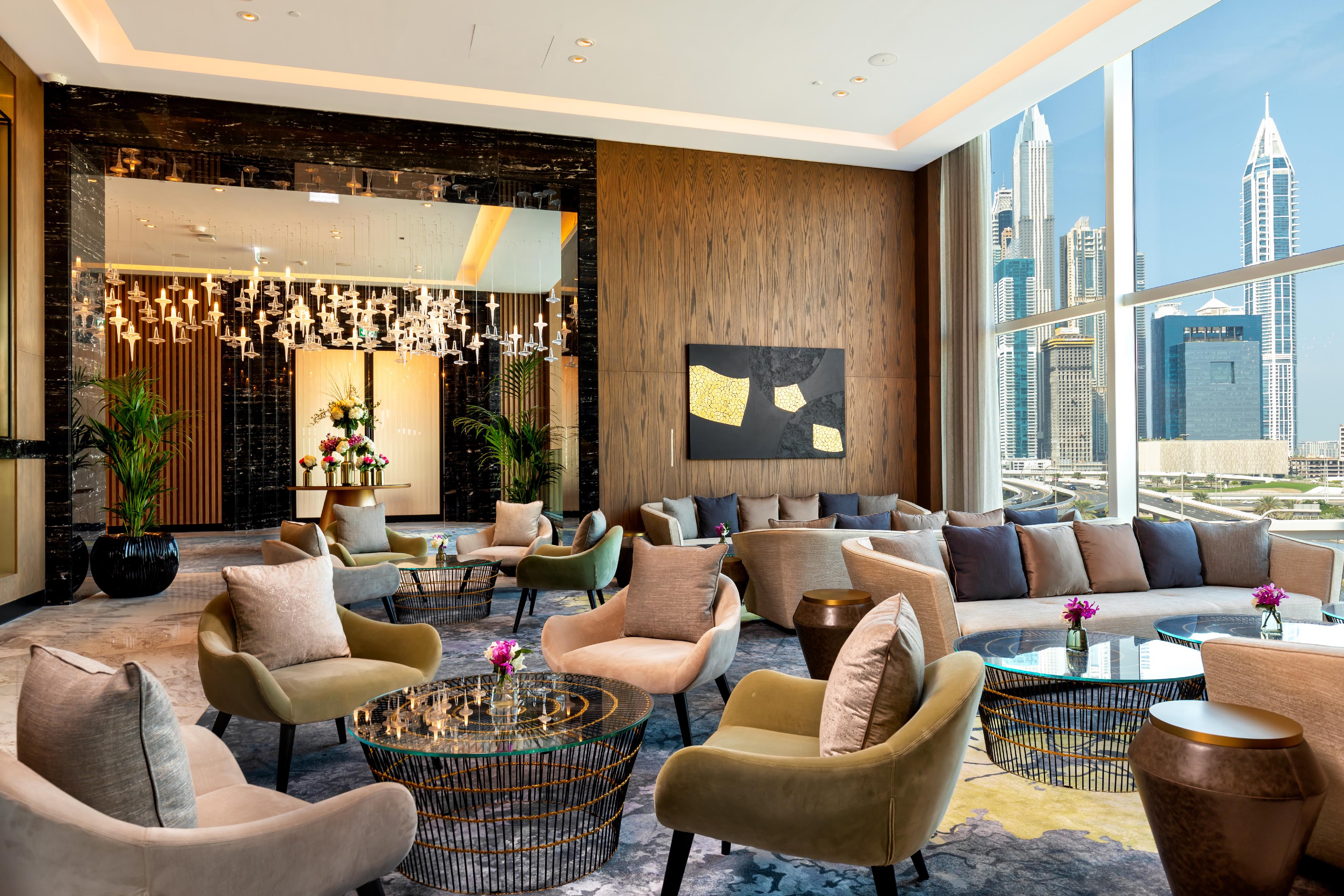 Taj Jumeirah Lakes Towers Hotel