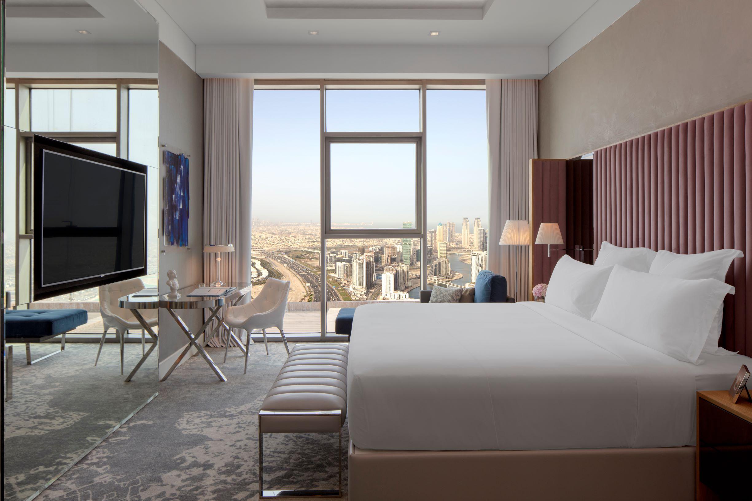 Sls & Residences 5*