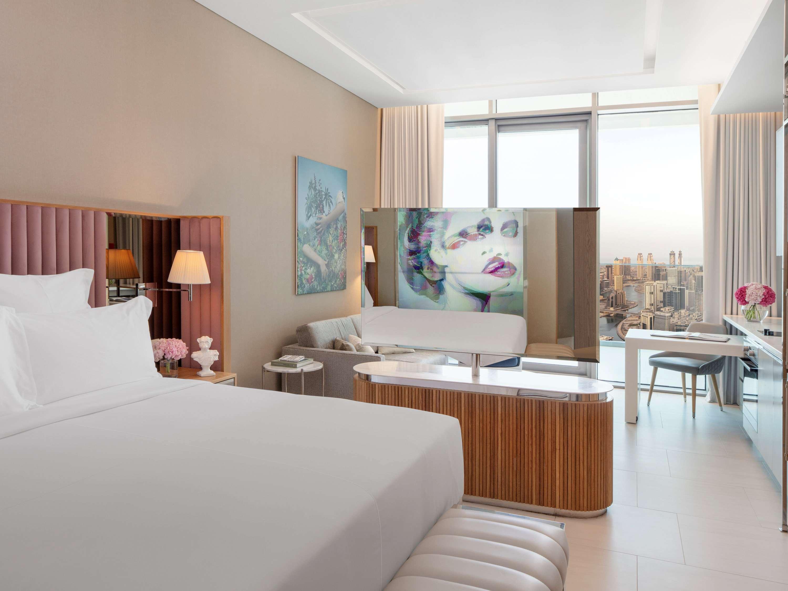 Sls & Residences 5*