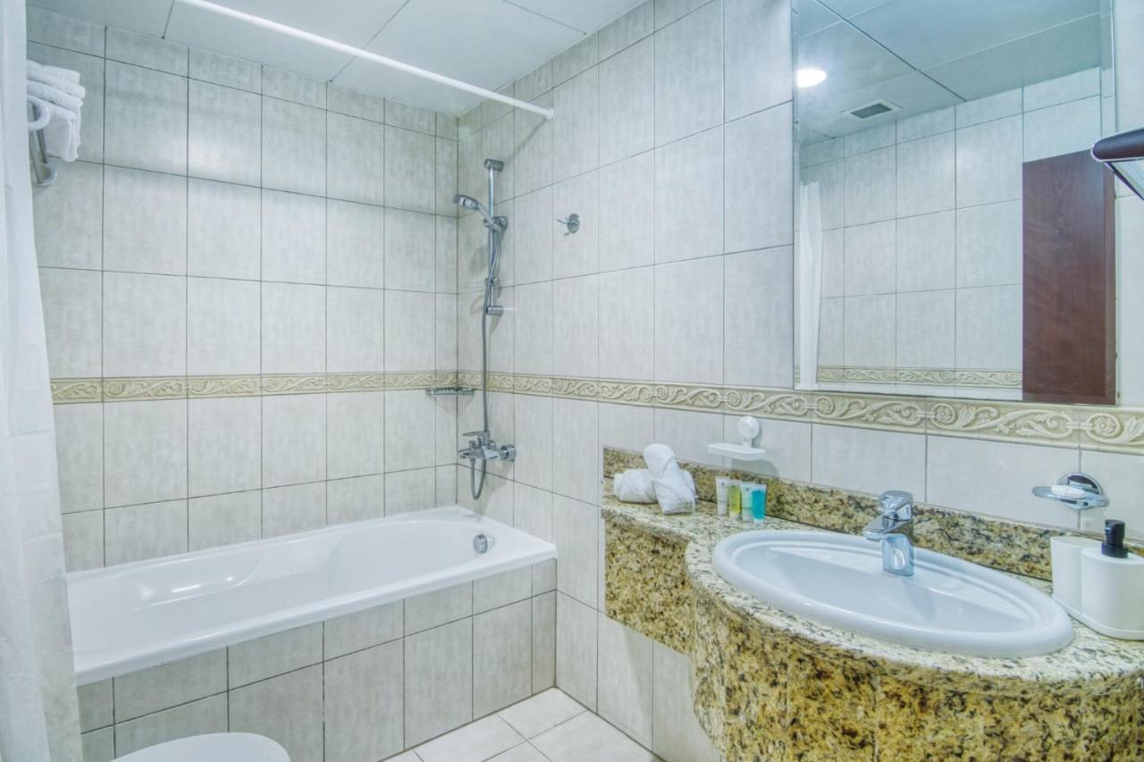 Baytik - Modern 3 Bedroom In Princess Tower, Marina Dubai