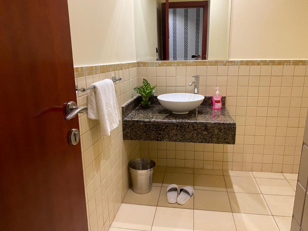 Hostal Delhi Backpackers *