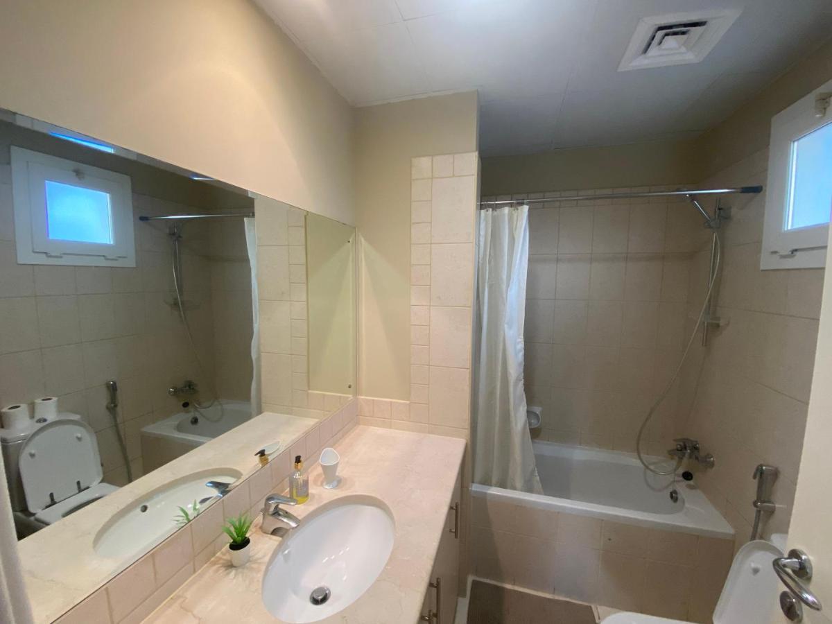 Spacious 4-bedroom Villa, Children Friendly Villa Dubái