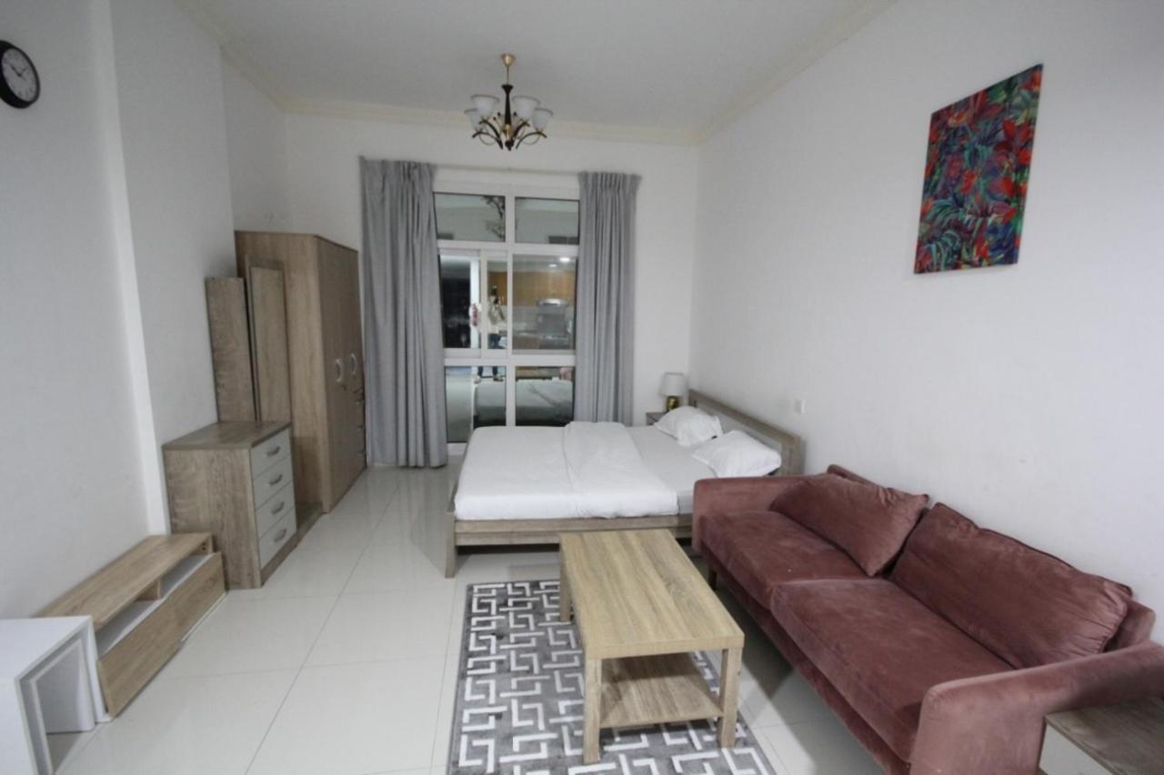 Appartamento Comfortable And For Rent In Dubai