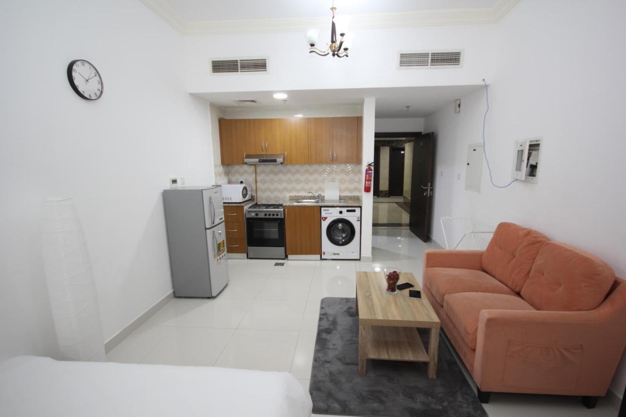 Appartamento Comfortable And For Rent In Dubai