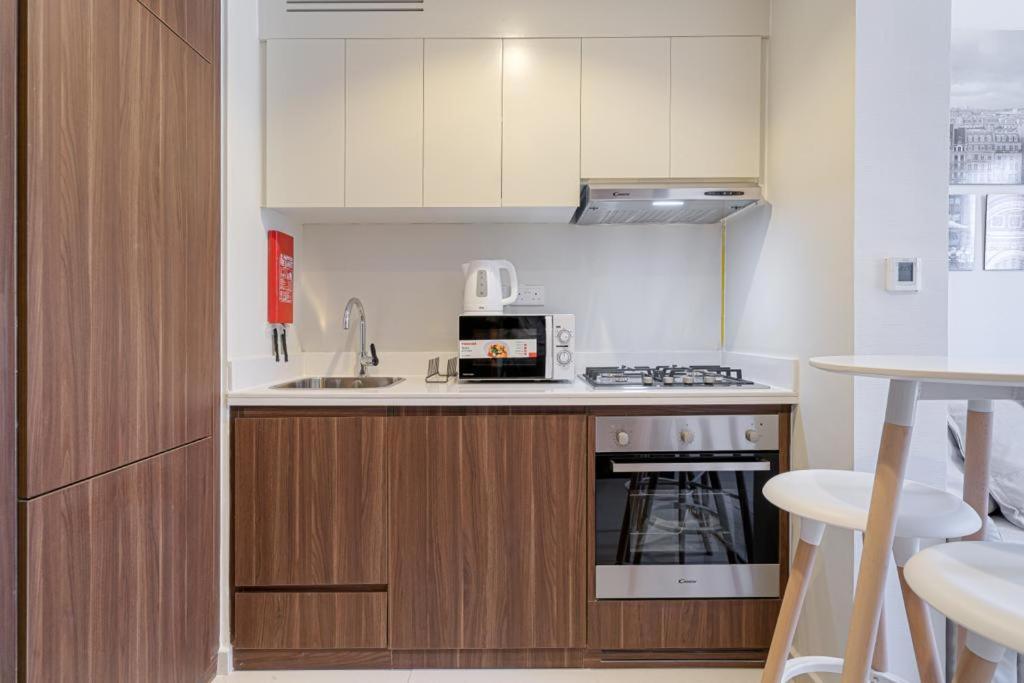 Apartemen Cozy Brand New 1bd-business Bay- Burj Khalifa View