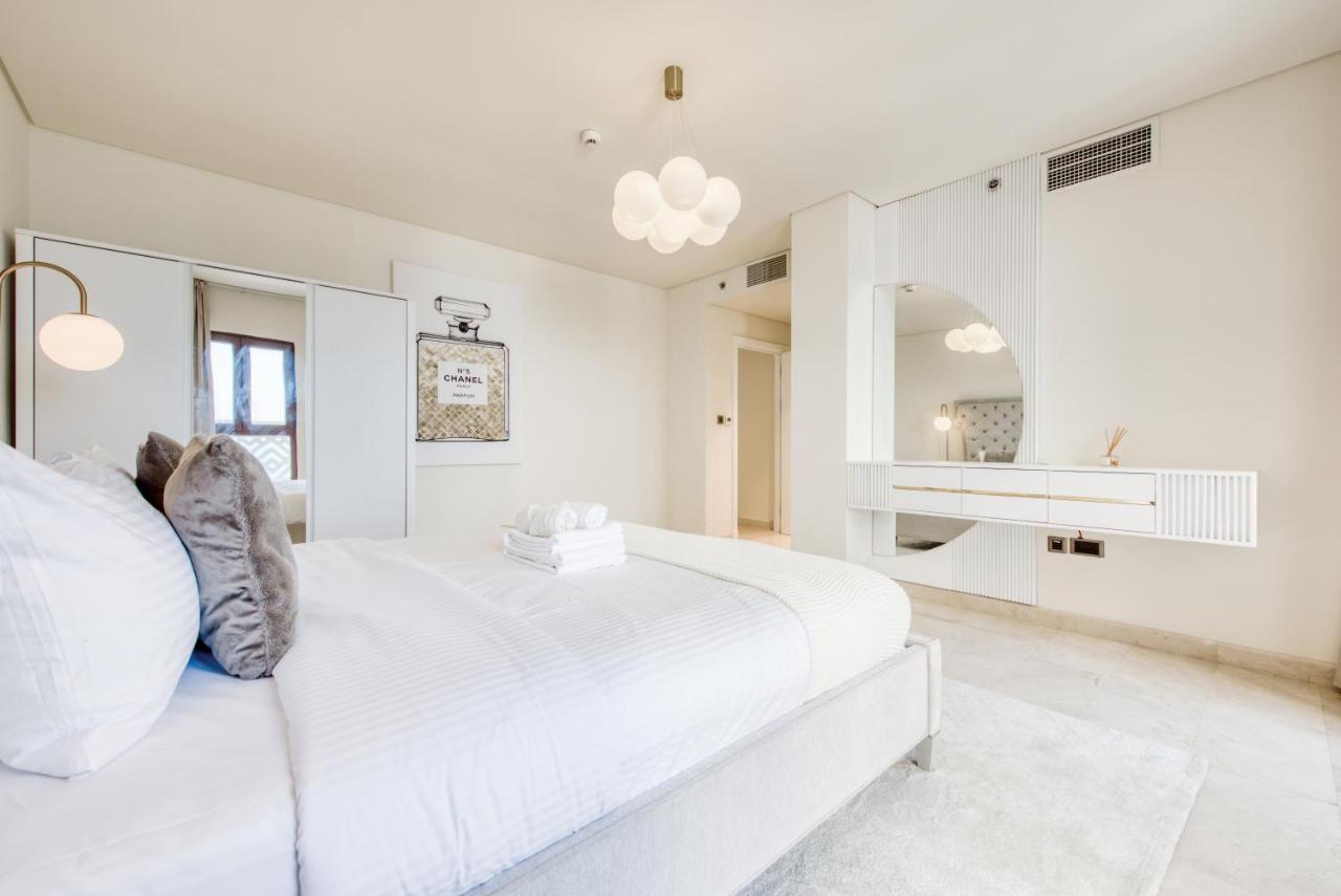 Maison Privee - Luxury Palm Penthouse With Beach & Sea View * Dubai