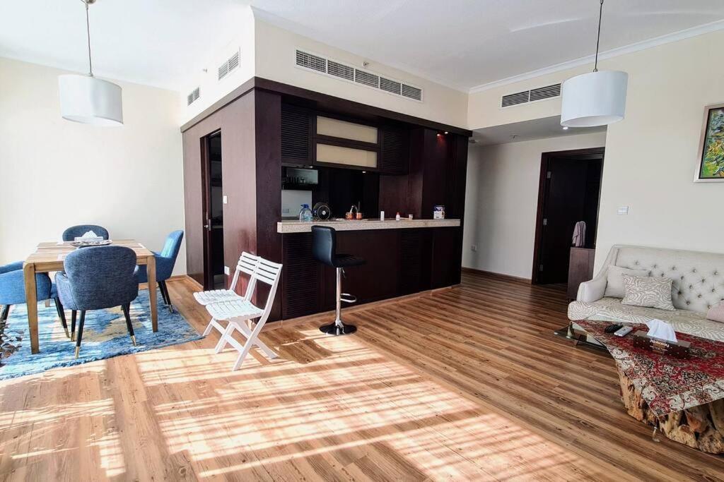 Apartment Lovely And Specious 1 Bedroom In Downtown *