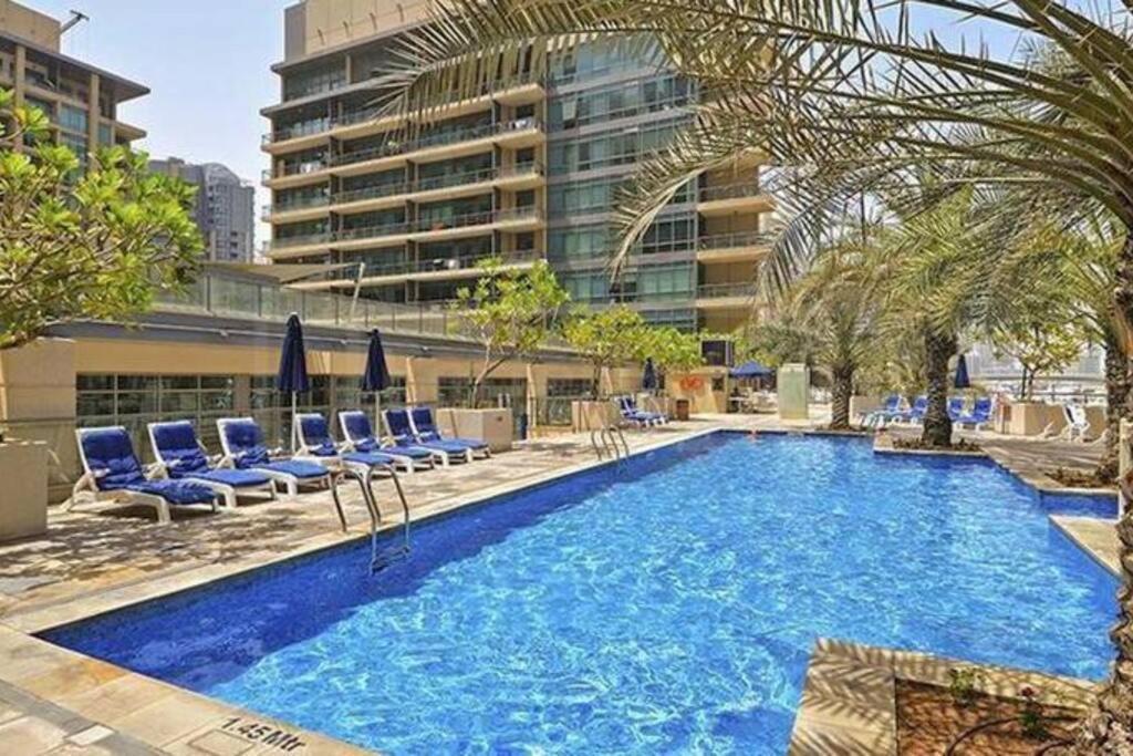 Marina 1 Bedroom Apt. Walking Distance Jbr. Apartemen Dubai