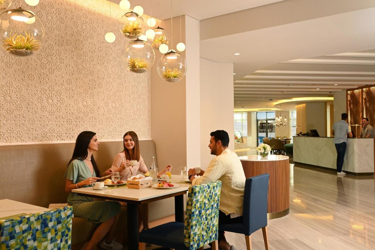 Arabian Park Dubai, An Edge By Rotana 3* Dubái