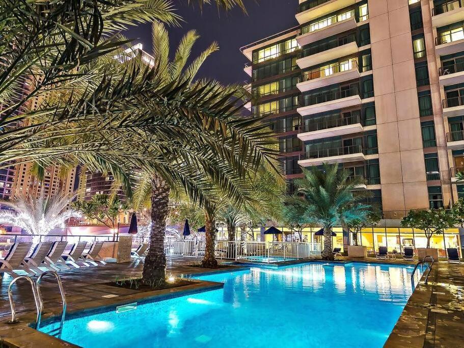 Marina 1 Bedroom Apt. Walking Distance Jbr. Apartemen