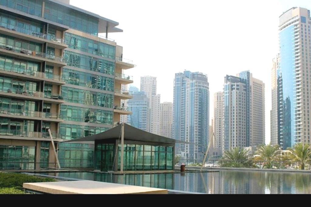 Marina 1 Bedroom Apt. Walking Distance Jbr. Apartemen *