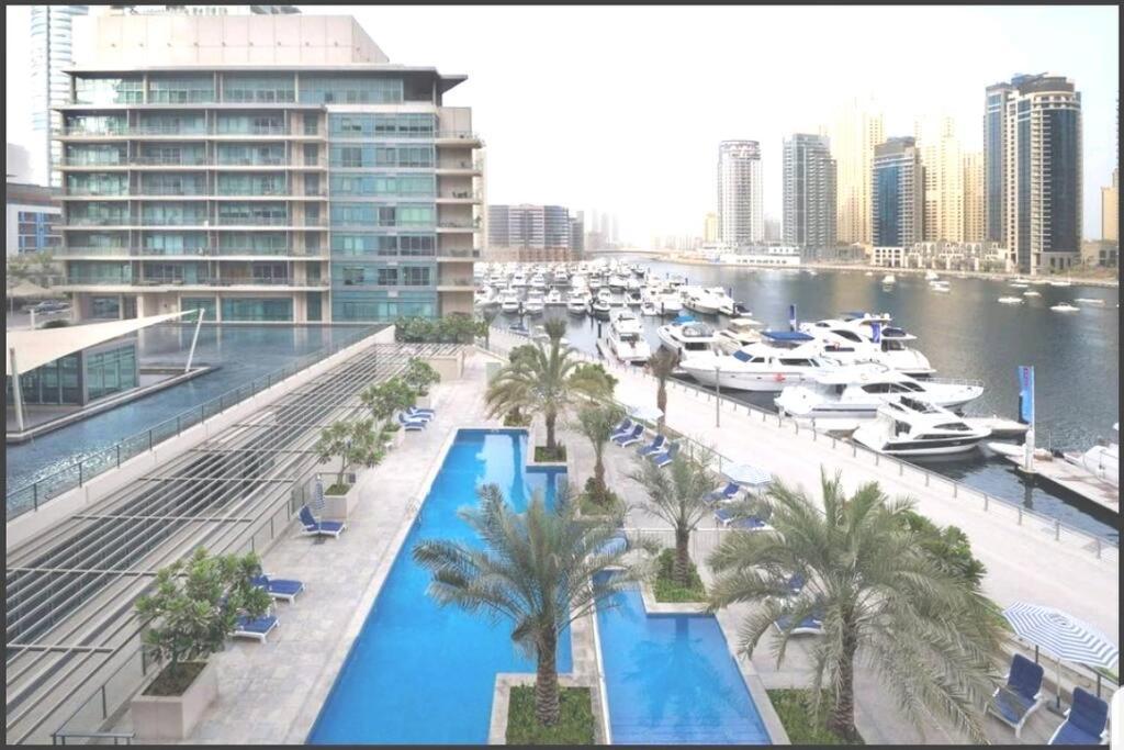 Marina 1 Bedroom Apt. Walking Distance Jbr. Apartemen Dubai