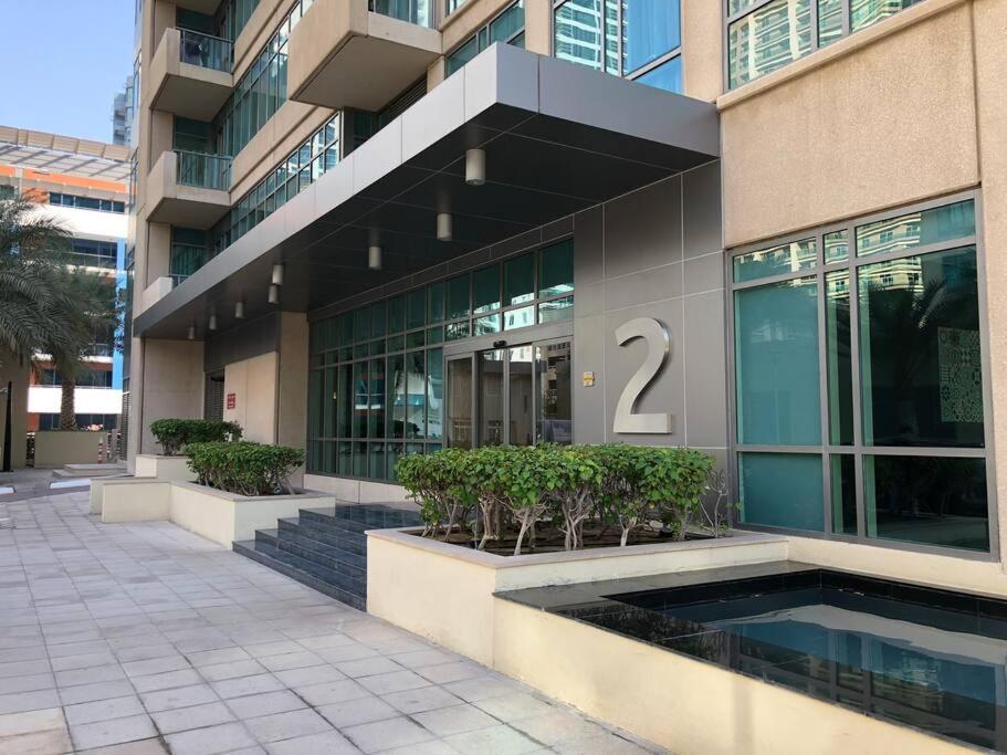 Marina 1 Bedroom Apt. Walking Distance Jbr. Apartemen Dubai