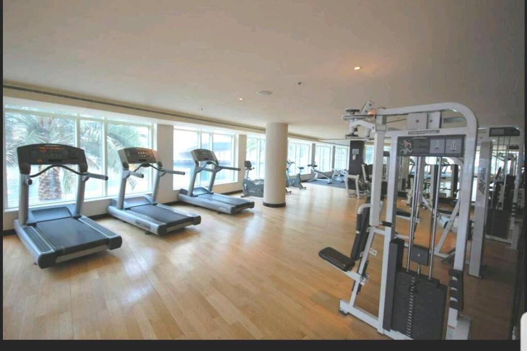 Marina 1 Bedroom Apt. Walking Distance Jbr. Apartemen