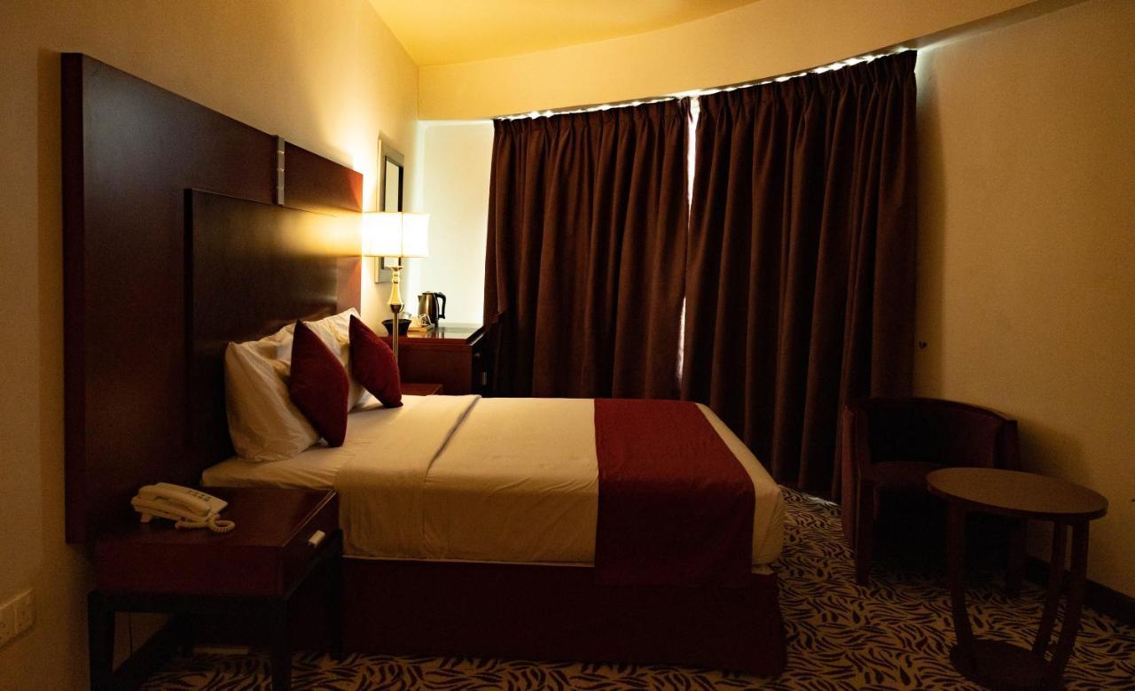 Hotel Mra Grand Dubái
