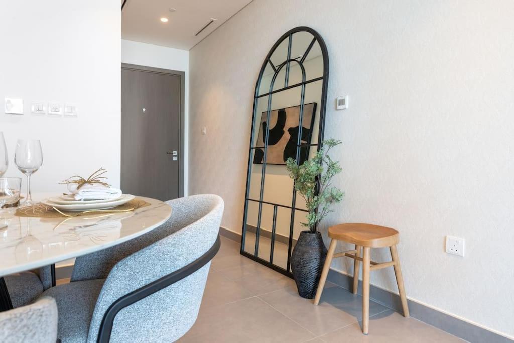 On Off Hh- Creek Harbour-lavish Parisian 2 Br Apartment *