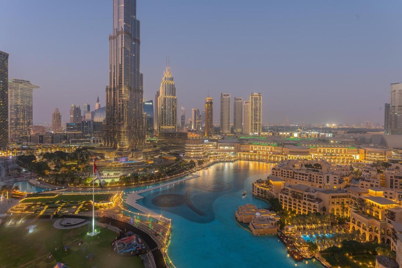 Spectacular Burj & Fountain View - Luxurious 3 Bedrooms & Maids - The Residences Lägenhet *
