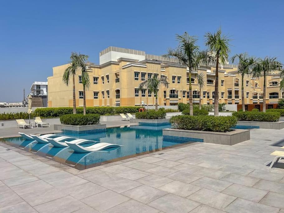 Apartemen Charming Loft With Spacious Terrace In Jvc Dubai
