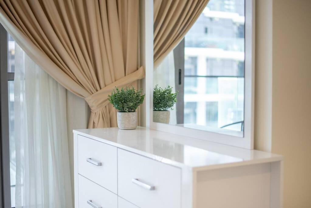 Lovely 1bedroom Damac Hills Surrounded By * Dubái