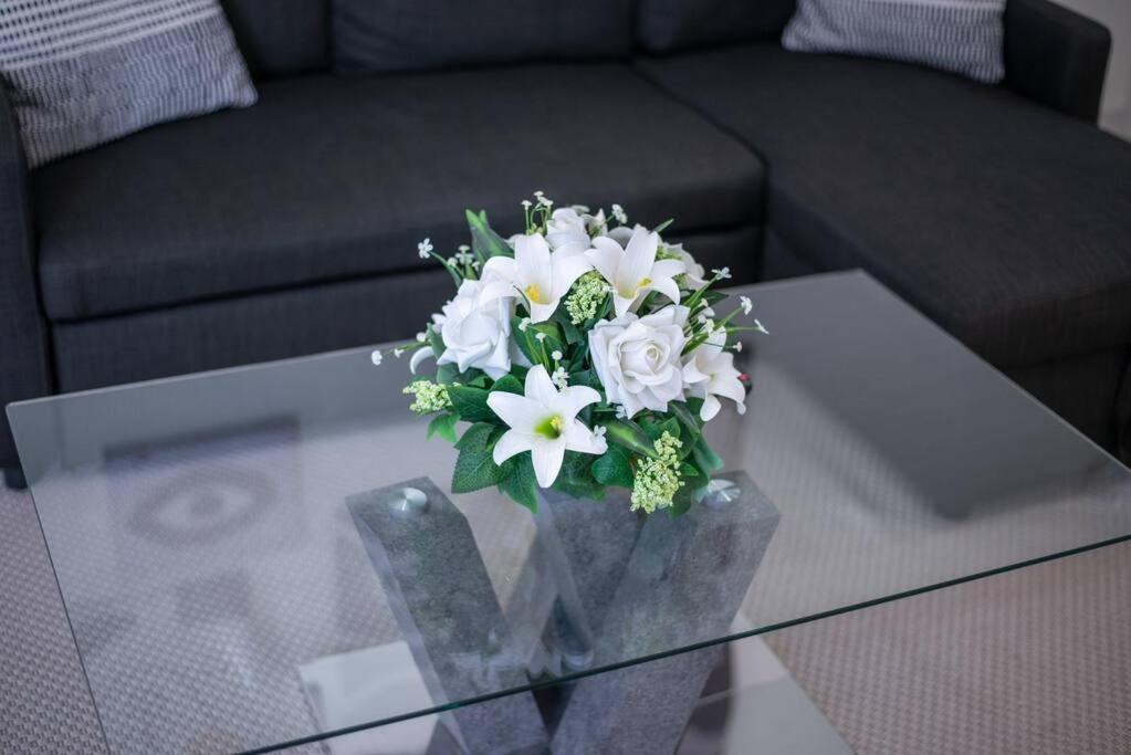 Lovely 1bedroom Damac Hills Surrounded By Dubái