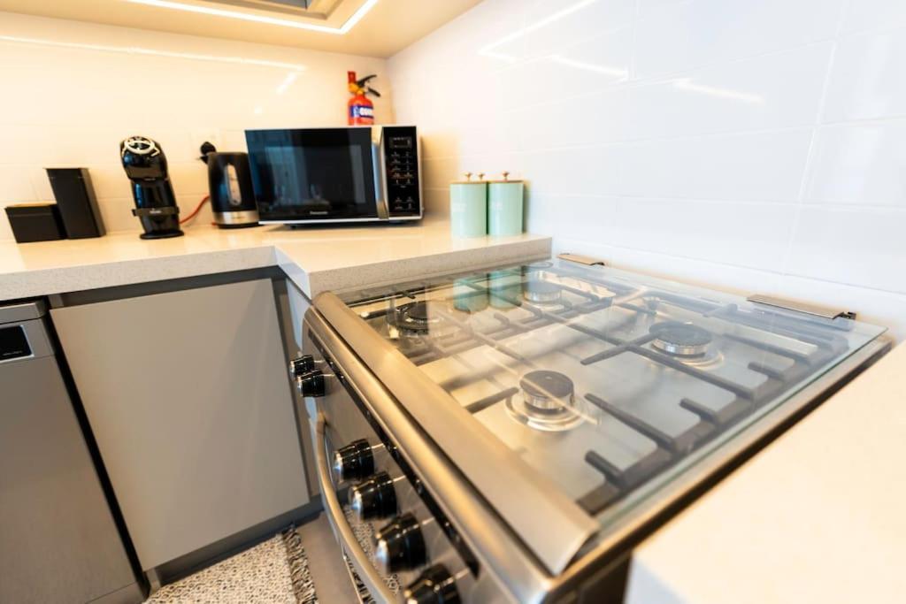 On Off Hh- Creek Harbour-lavish Parisian 2 Br
