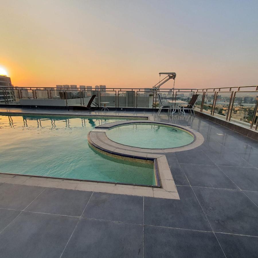 Luxury A Short Drive Away From Downtown Apartamento *
