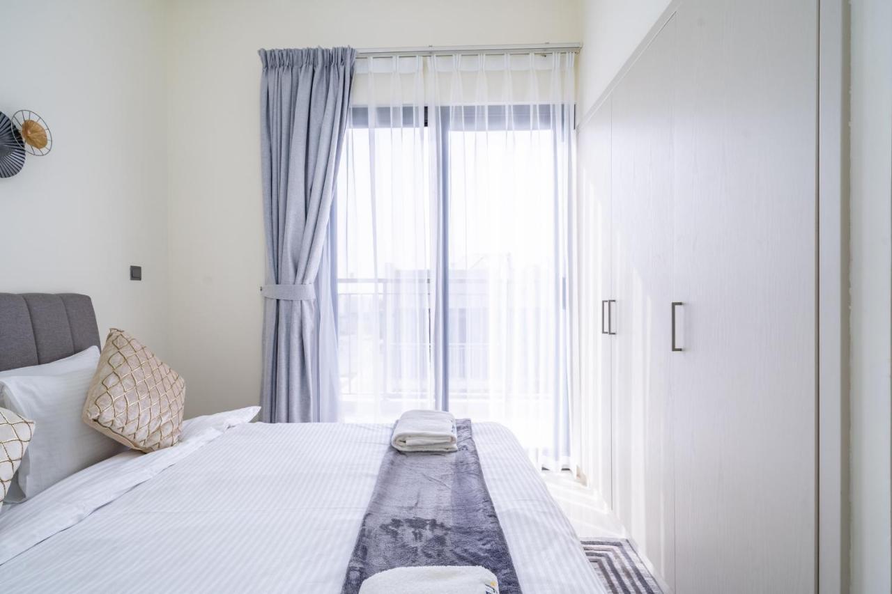 Primestay - Damac Hills 2 Aster Pousada Dubai