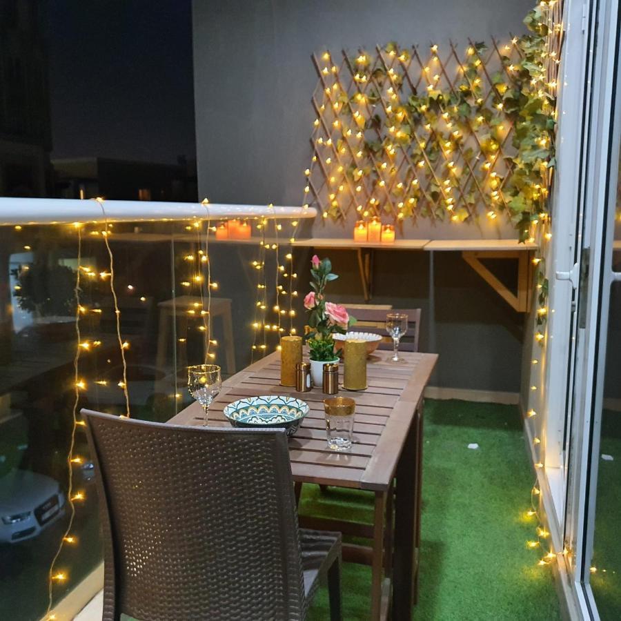 Luxury A Short Drive Away From Downtown Apartamento Dubái