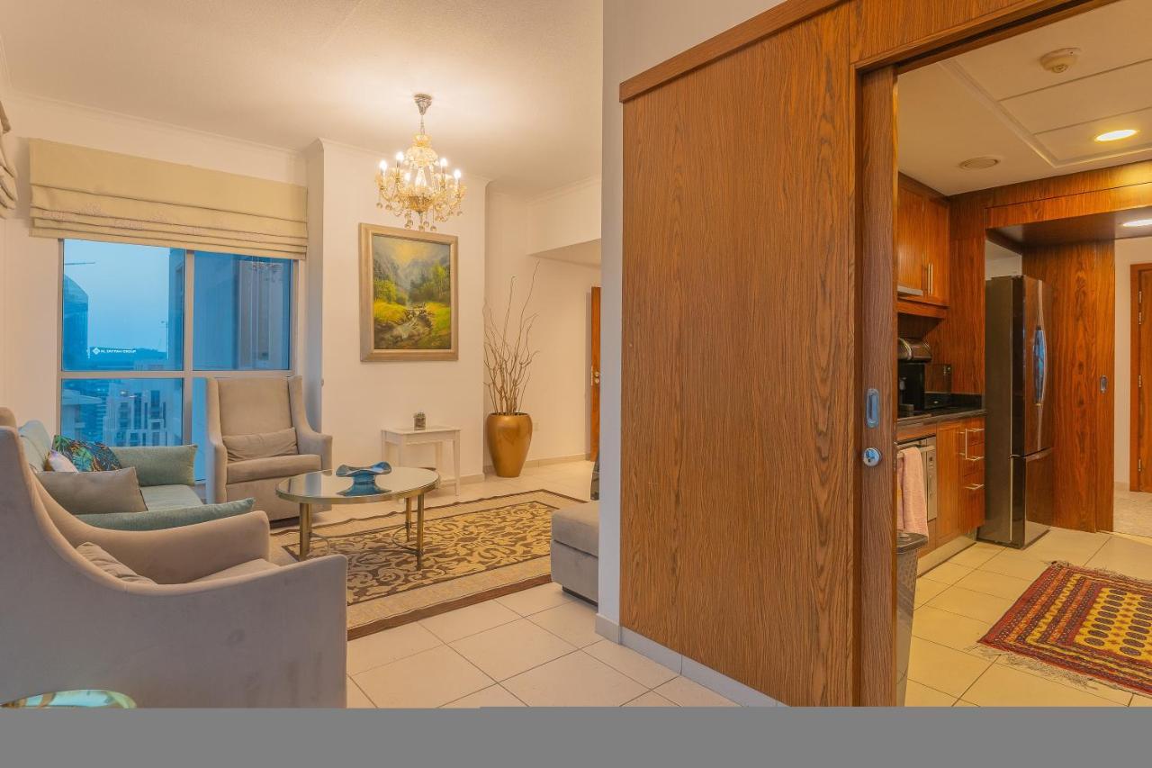 Spectacular Burj & Fountain View - Luxurious 3 Bedrooms & Maids - The Residences Lägenhet Dubai