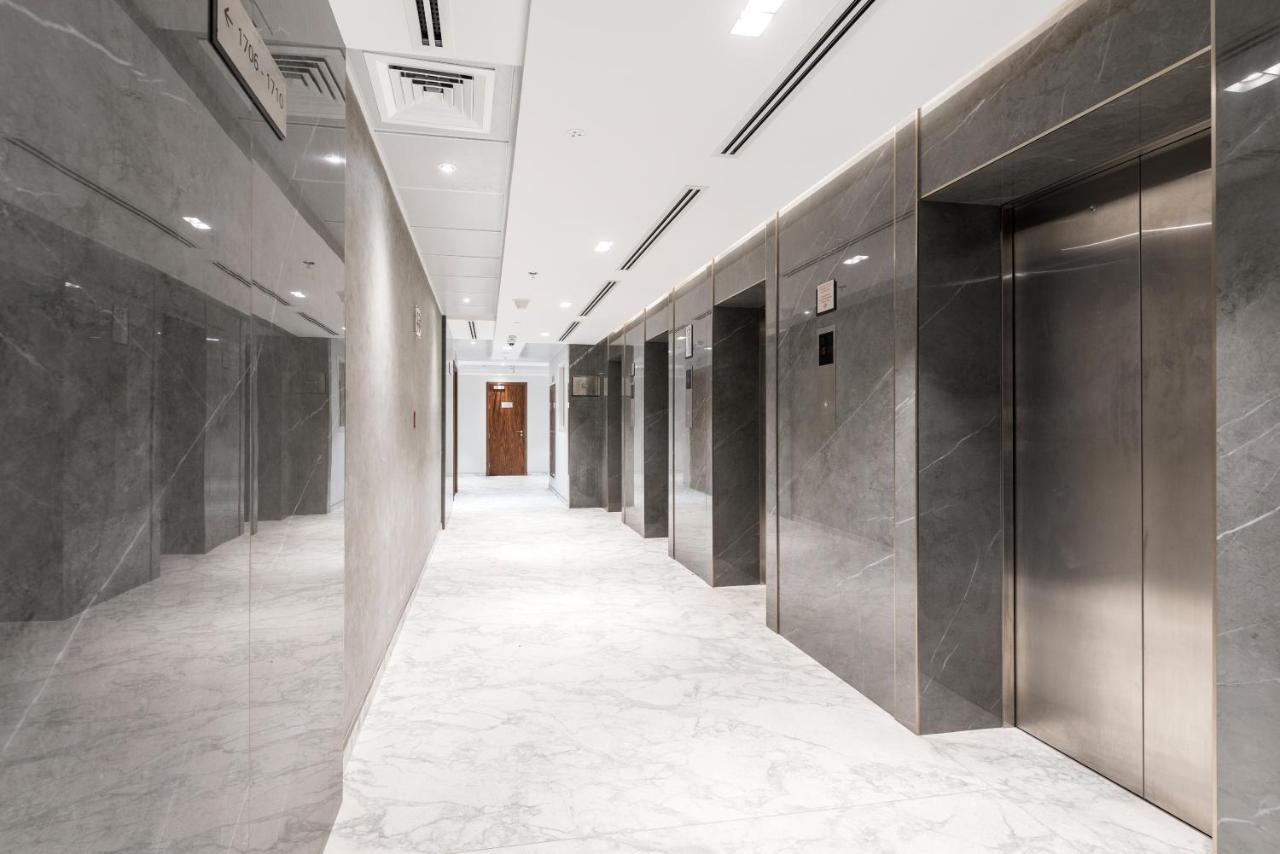 Lägenhet Dunya Tower - Downtown Luxury - 5 Min Walk To Mall! Dubai