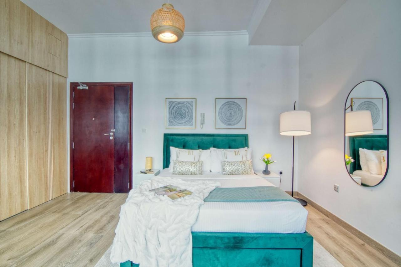 The Smart Concierge - Dec Tower Apartment *