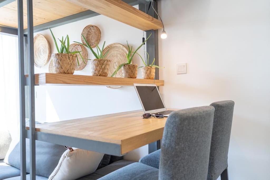 Tropical Loft With Working Station In Jvc