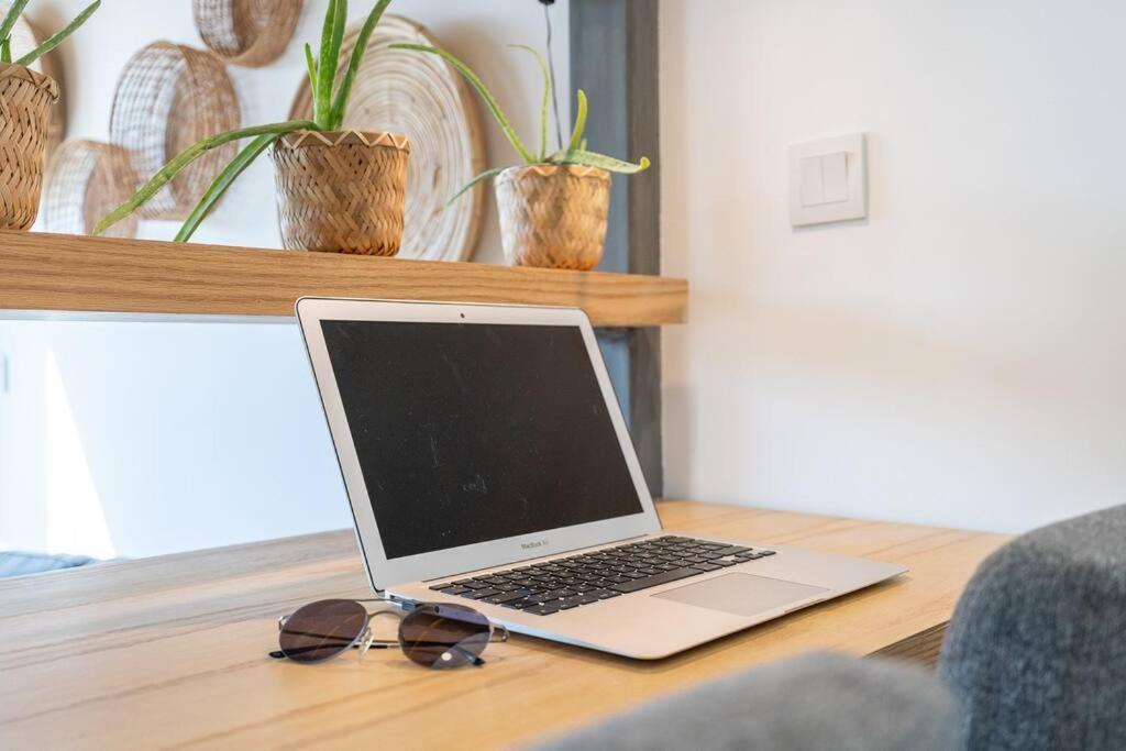 Tropical Loft With Working Station In Jvc *