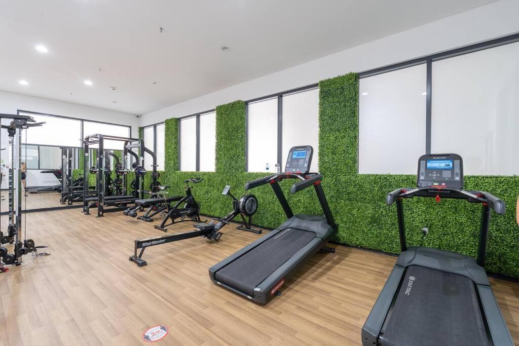 Tropical Loft With Working Station In Jvc * Dubaï