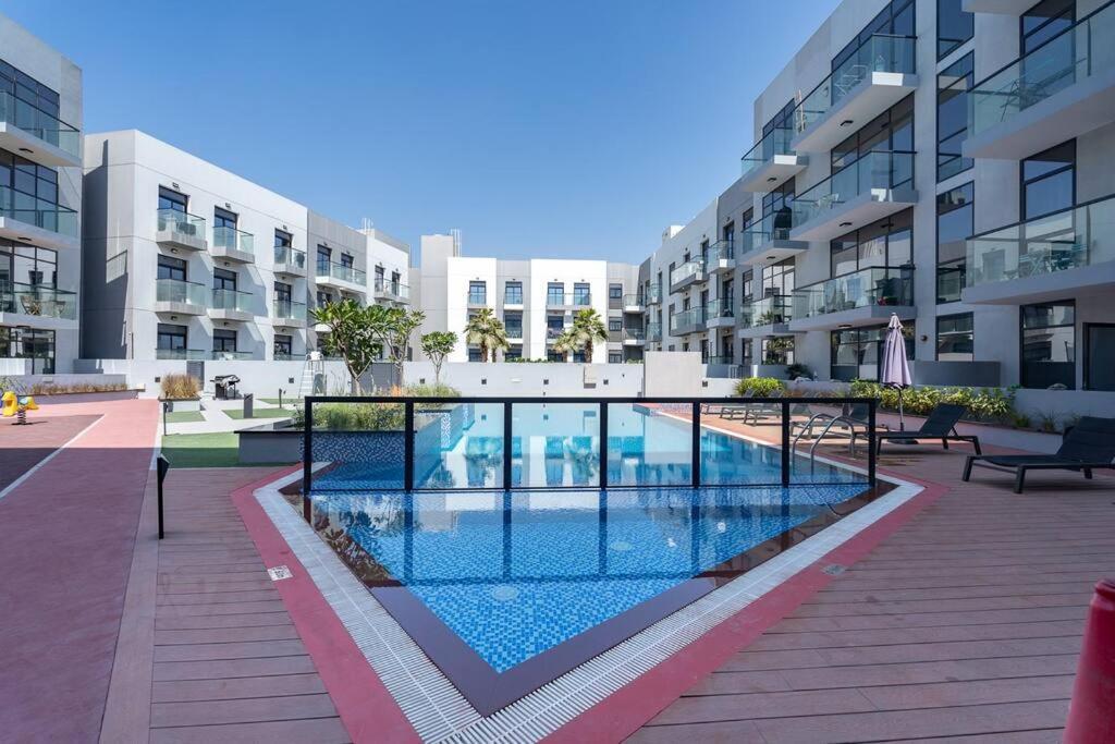 Appartement Tropical Loft With Working Station In Jvc Dubaï