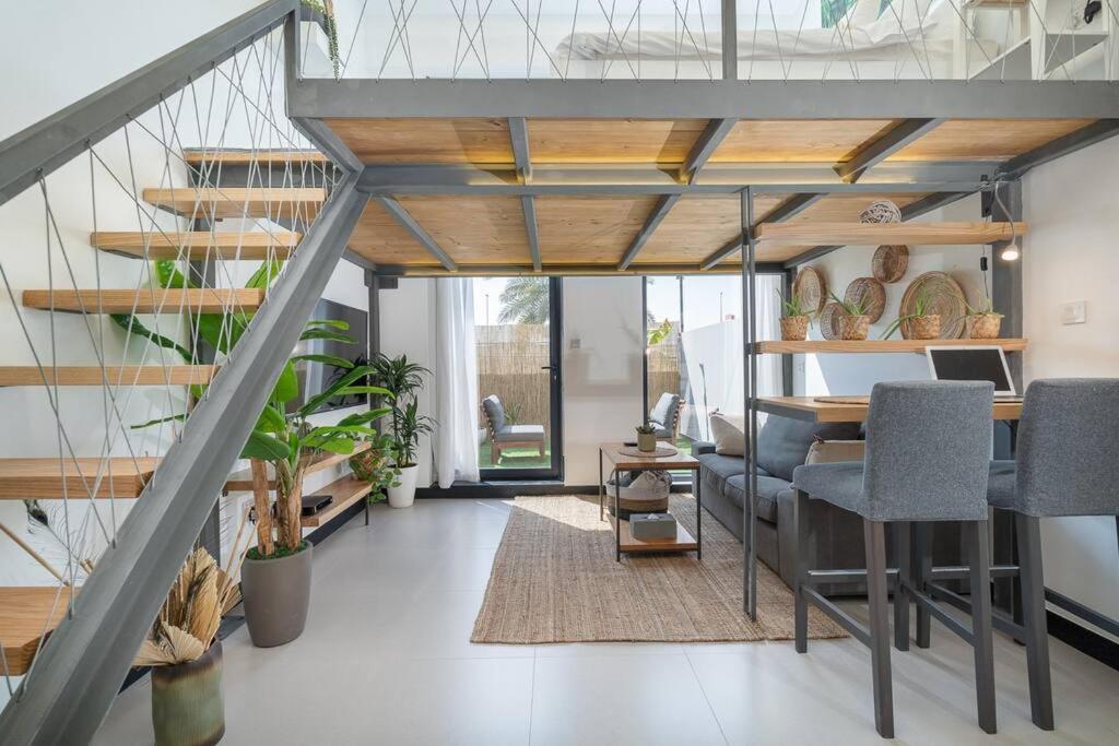 Tropical Loft With Working Station In Jvc Appartement *