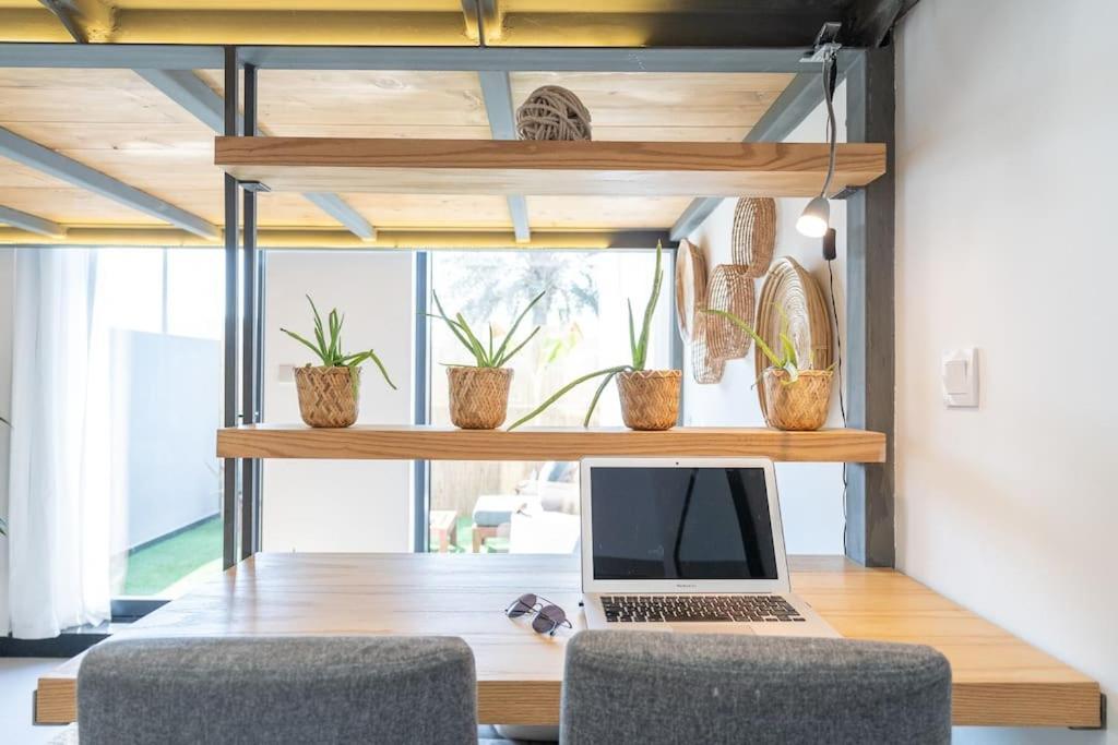 Tropical Loft With Working Station In Jvc Appartement