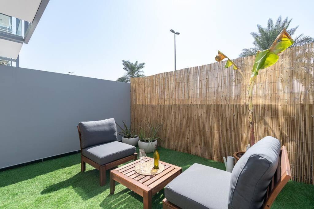 Appartement Tropical Loft With Working Station In Jvc Dubaï