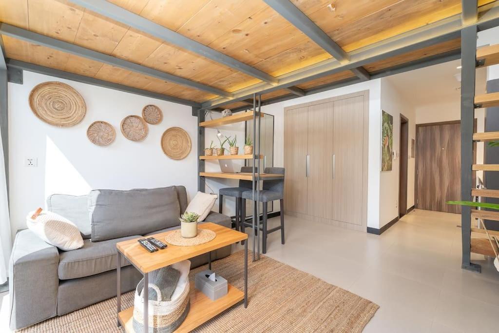 Tropical Loft With Working Station In Jvc Appartement Dubaï