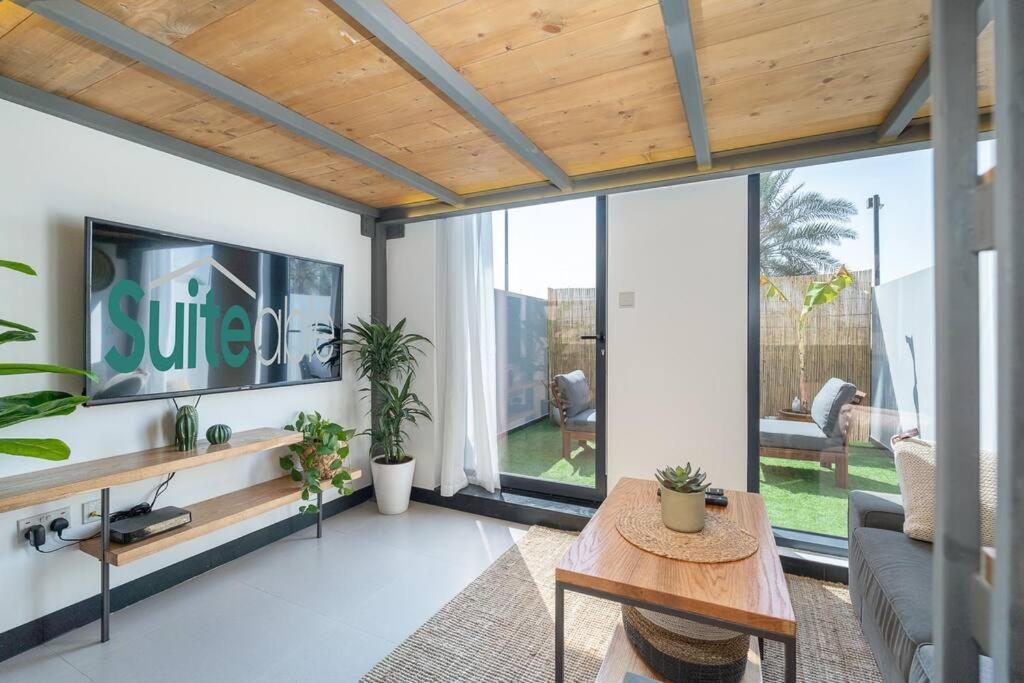 Tropical Loft With Working Station In Jvc