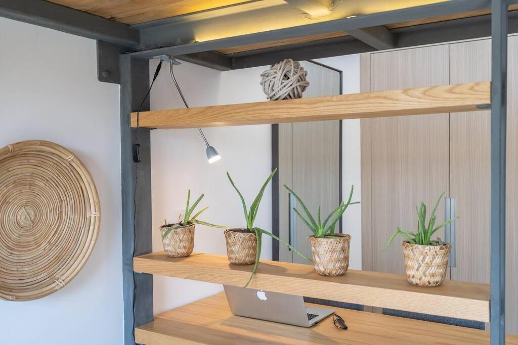 Tropical Loft With Working Station In Jvc *